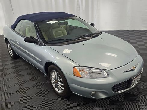 Used 2003 Chrysler Sebring Limited image 10