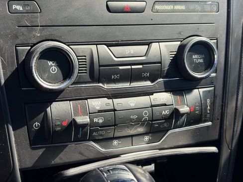 Used 2019 Ford Explorer XLT w/ Equipment Group 202A image 19