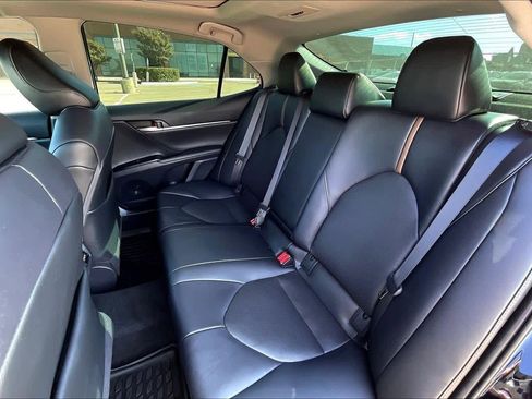 Used 2020 Toyota Camry XLE image 29