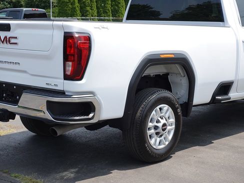 Used 2024 GMC Sierra 2500 SLE w/ SLE Value Package AWD/4WD image 10