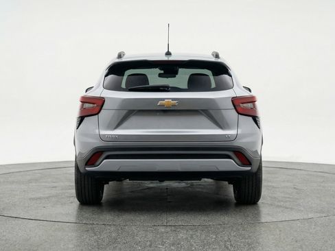 Used 2025 Chevrolet Trax LT w/ LT Convenience Package FWD image 7
