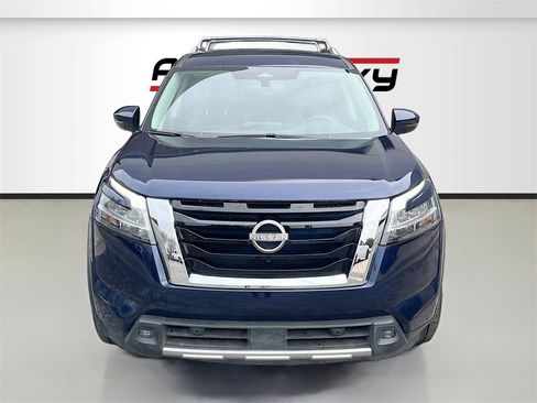 Used 2022 Nissan Pathfinder SL image 2