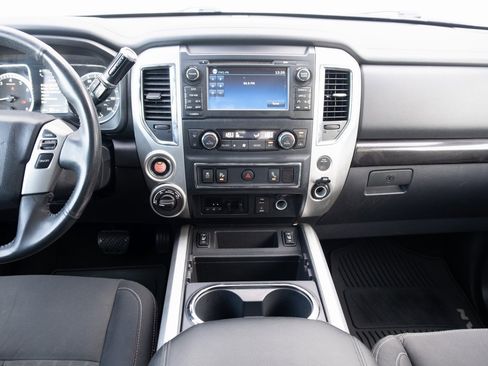 Used 2017 Nissan Titan S image 16