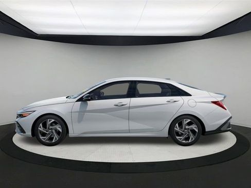 New 2025 Hyundai Elantra Sport image 3