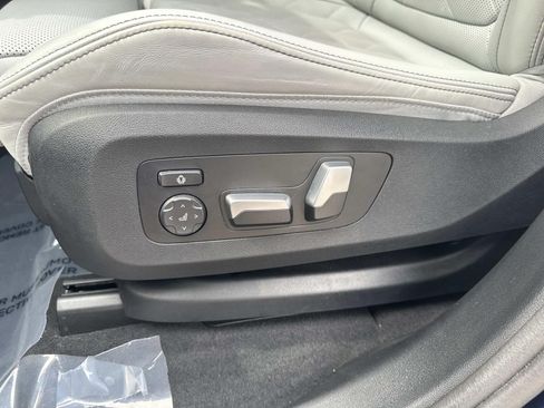 Used 2024 BMW X5 xDrive40i w/ Premium Package AWD/4WD image 19