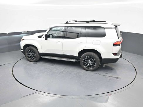 Used 2024 Lexus GX 550 image 39