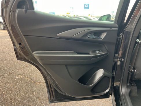 Used 2021 Chevrolet TrailBlazer LS w/ LPO, Blackout Package image 16