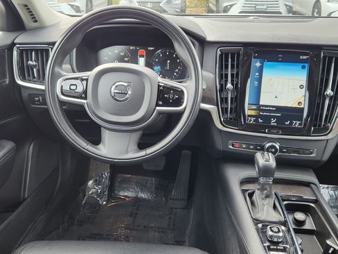 Used 2019 Volvo V90 T6 Cross Country image 17