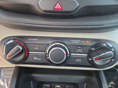 Used 2023 Kia Soul LX FWD image 25