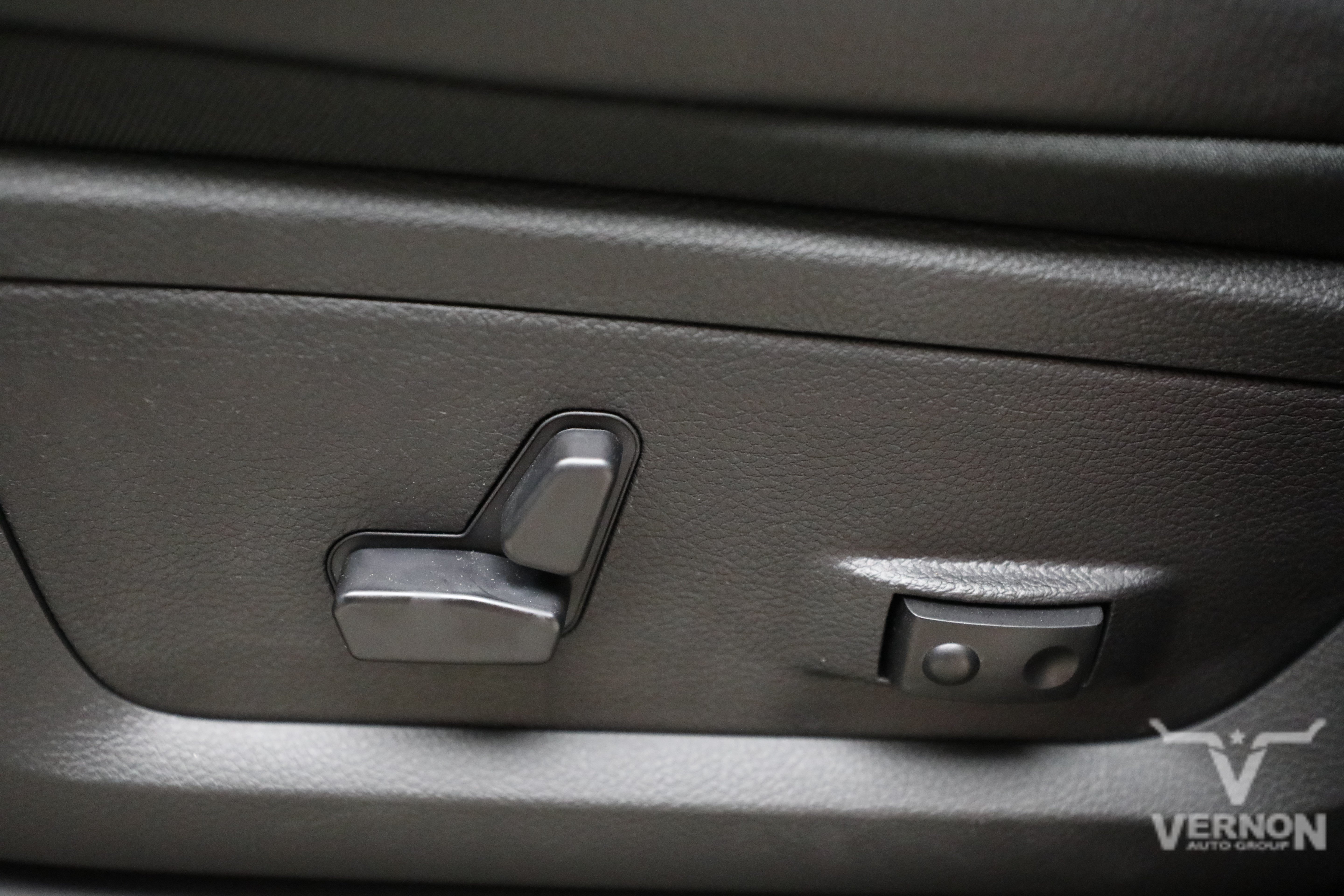 New 2026 RAM 3500 Laramie AWD/4WD image 14