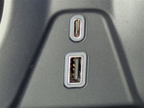 Used 2020 Chevrolet Blazer LT image 24