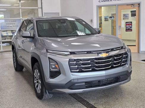 Used 2026 Chevrolet Equinox LT AWD/4WD image 3