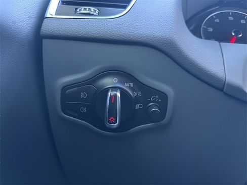 Used 2016 Audi Q5 2.0T Premium image 23