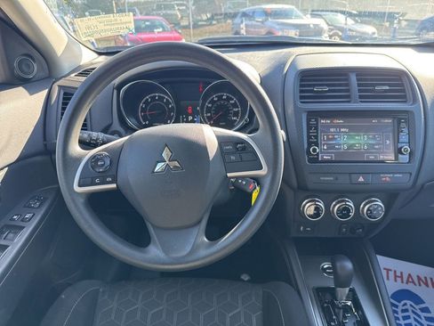 Used 2025 Mitsubishi Outlander Sport SE image 16