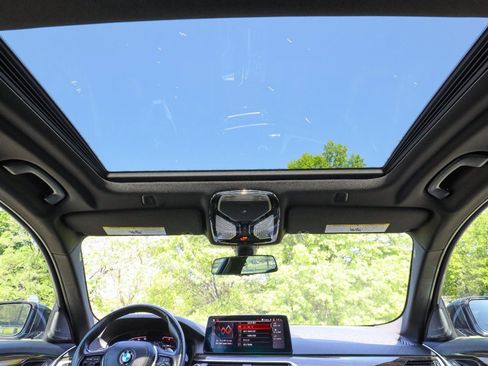 Used 2021 BMW 530i xDrive w/ Premium Package AWD/4WD image 6