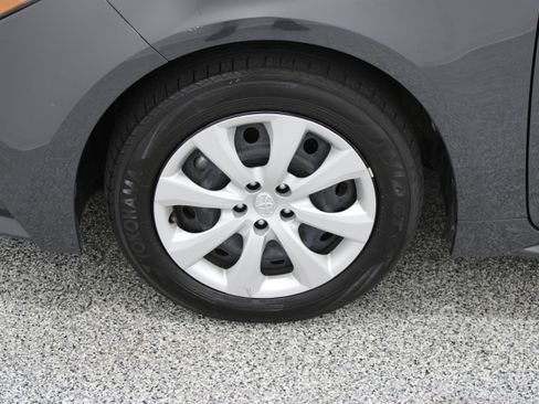 Used 2025 Toyota Corolla LE FWD image 11