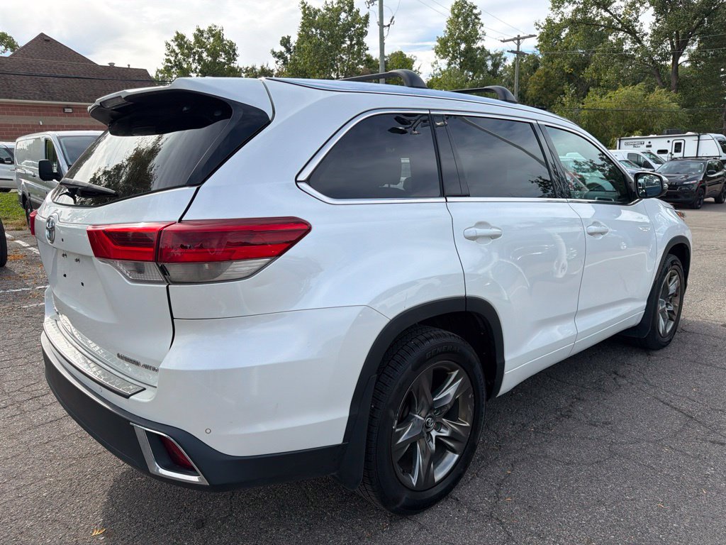Used 2017 Toyota Highlander Limited AWD/4WD image 5