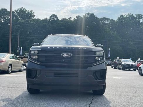 Used 2025 Ford Expedition Active RWD image 10