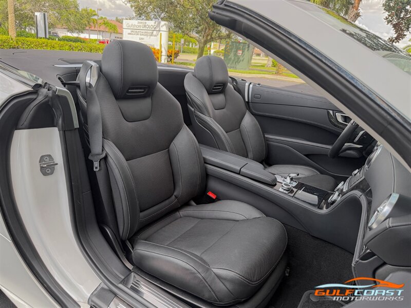 Used 2019 Mercedes-Benz SL 550 w/ Driver Assistance Package image 30