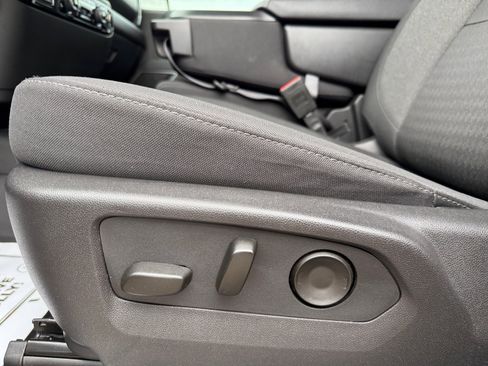 Used 2025 Chevrolet Silverado 1500 LT image 15