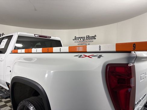 Used 2024 Chevrolet Silverado 3500 LT image 7