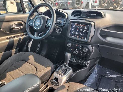 Certified 2022 Jeep Renegade Latitude w/ Sun/Sound Group AWD/4WD image 25