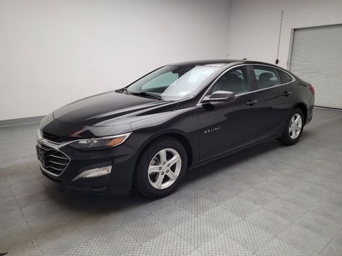 Used 2021 Chevrolet Malibu LS FWD image 2
