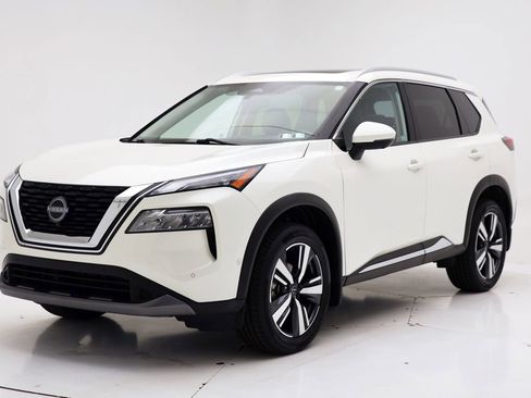 Used 2023 Nissan Rogue SL AWD/4WD image 2