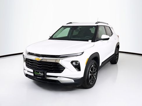 Used 2024 Chevrolet TrailBlazer LT FWD image 3