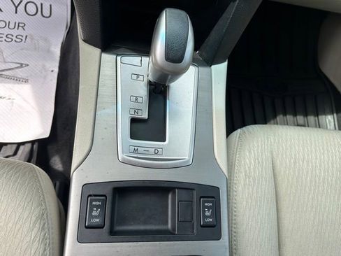 Used 2010 Subaru Outback 2.5i Premium AWD/4WD image 19