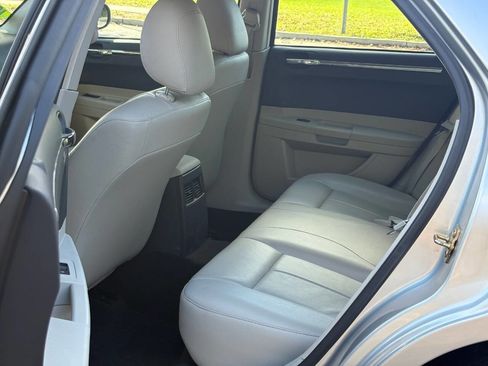 Used 2006 Chrysler 300 Touring image 18