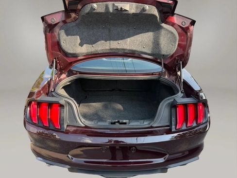 Used 2018 Ford Mustang Coupe RWD image 20