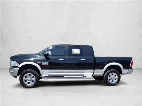 Used 2016 RAM 2500 Laramie w/ Convenience Group AWD/4WD image 2
