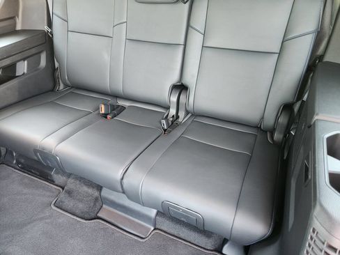 Used 2025 Toyota Sequoia Platinum AWD/4WD image 31
