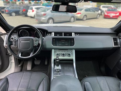 Used 2015 Land Rover Range Rover Sport SE image 21