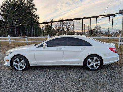 Used 2013 Mercedes-Benz CLS 550 4MATIC w/ Premium I Pkg image 4