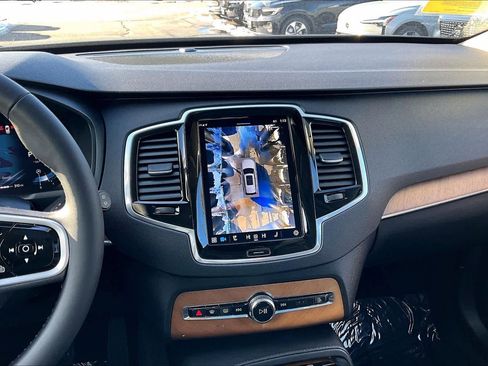 Certified 2024 Volvo XC90 B6 Plus image 7