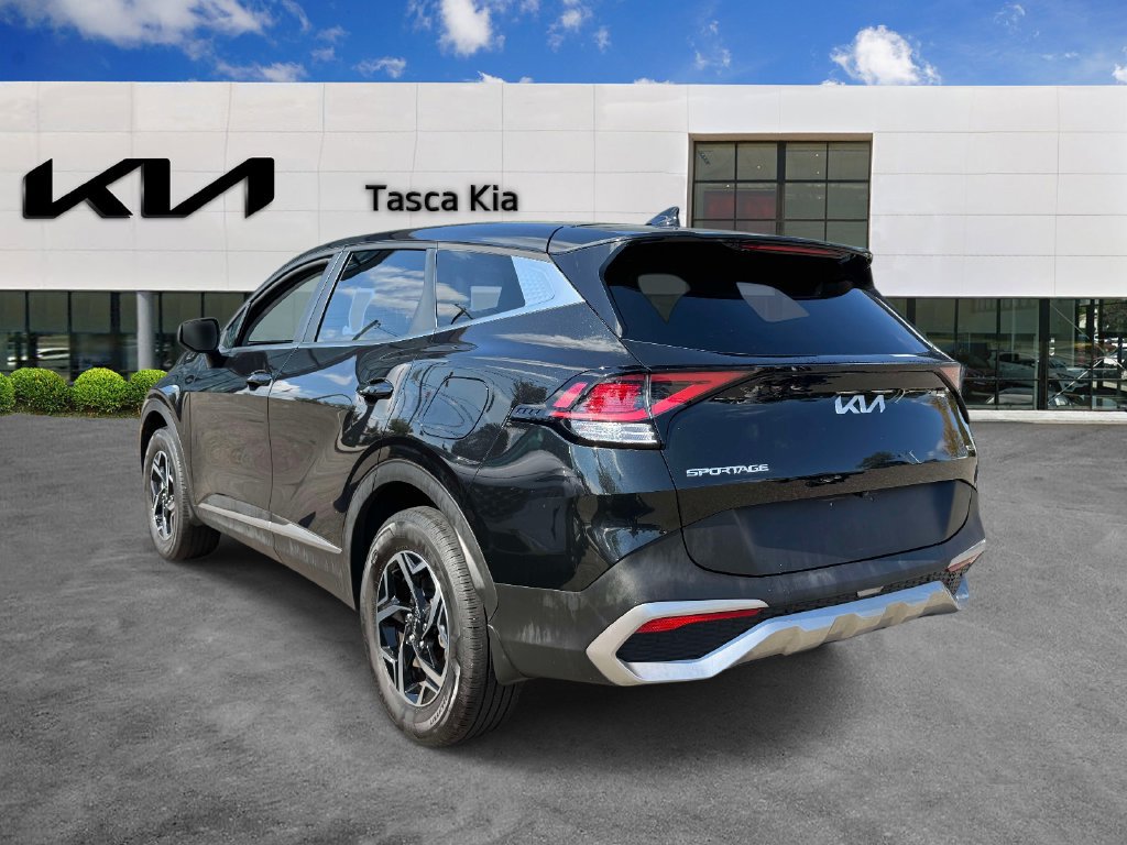 Used 2023 Kia Sportage LX AWD/4WD image 4