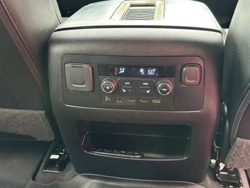 Used 2020 GMC Yukon XL Denali w/ Denali Premium Package AWD/4WD image 14