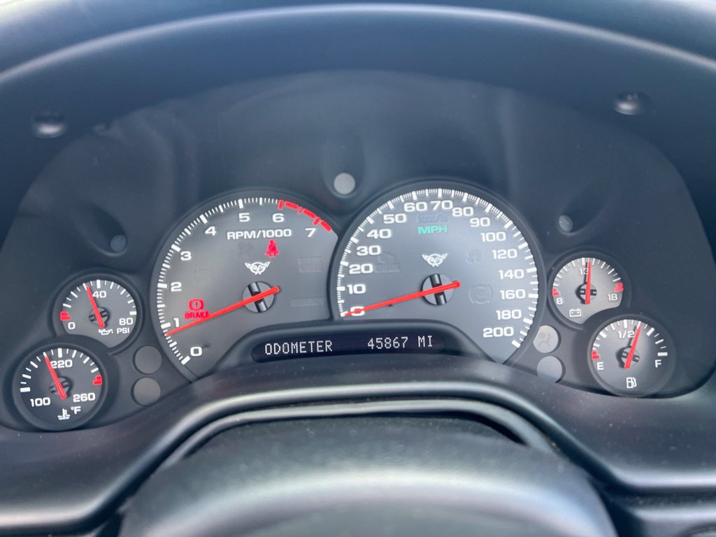 Used 2004 Chevrolet Corvette Convertible w/ Preferred Equipment Group RWD image 11