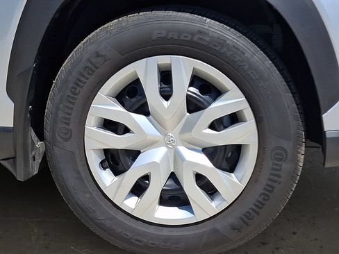 Used 2025 Toyota Corolla Cross L FWD image 9