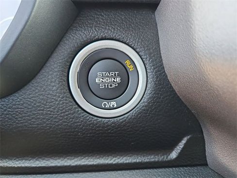 Used 2025 RAM 1500 Laramie image 17