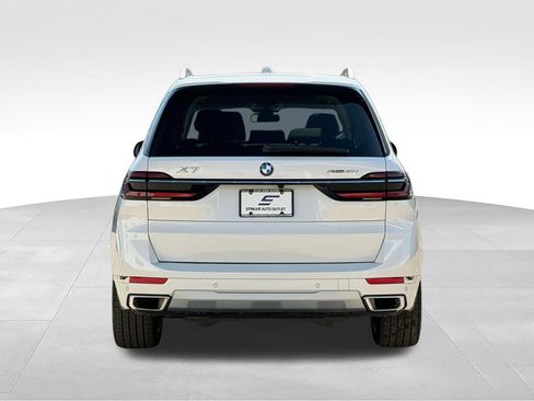 Used 2026 BMW X7 xDrive40i AWD/4WD image 8