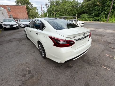 Used 2018 Nissan Altima 2.5 SR w/ SR Special Edition FWD image 9
