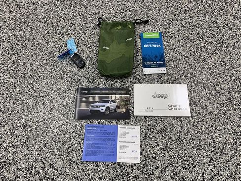 Used 2019 Jeep Grand Cherokee Limited w/ Trailer Tow Group IV AWD/4WD image 22