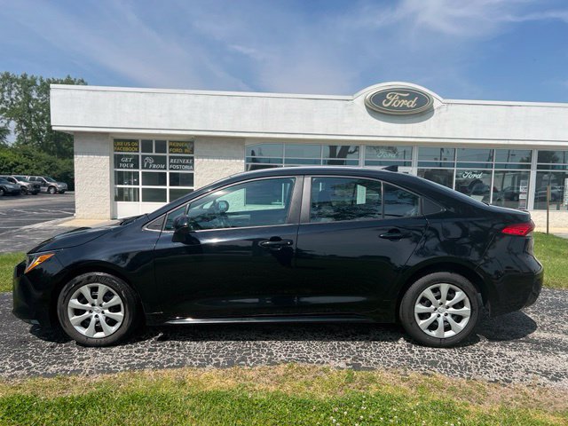 Used 2023 Toyota Corolla LE FWD image 5