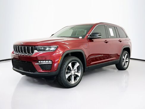 Used 2023 Jeep Grand Cherokee 4WD 4xe w/ Luxury Tech Group II image 3