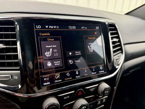 Used 2019 Jeep Grand Cherokee Altitude AWD/4WD image 31