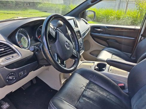 Used 2018 Dodge Grand Caravan SXT FWD image 10
