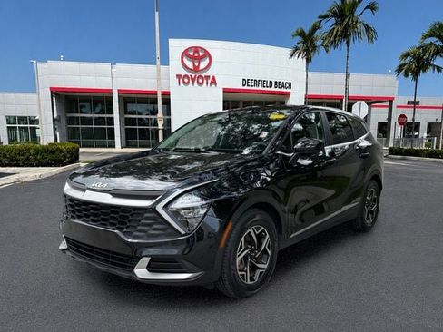 Used 2023 Kia Sportage LX FWD image 3